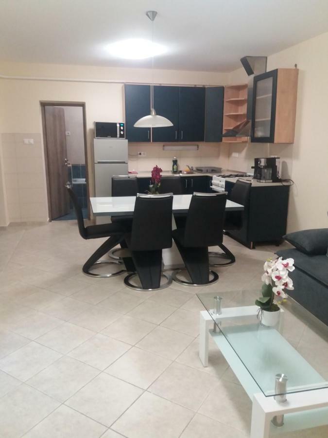 Апартаменты Centrum Apartman Сегед Экстерьер фото