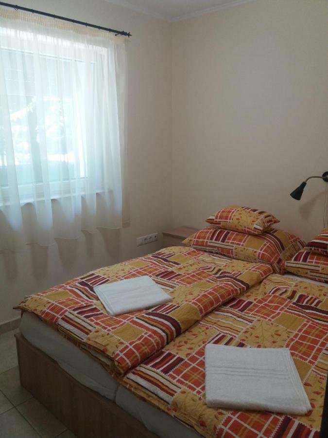 Апартаменты Centrum Apartman Сегед Экстерьер фото