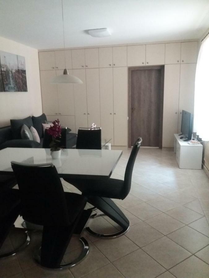 Апартаменты Centrum Apartman Сегед Экстерьер фото